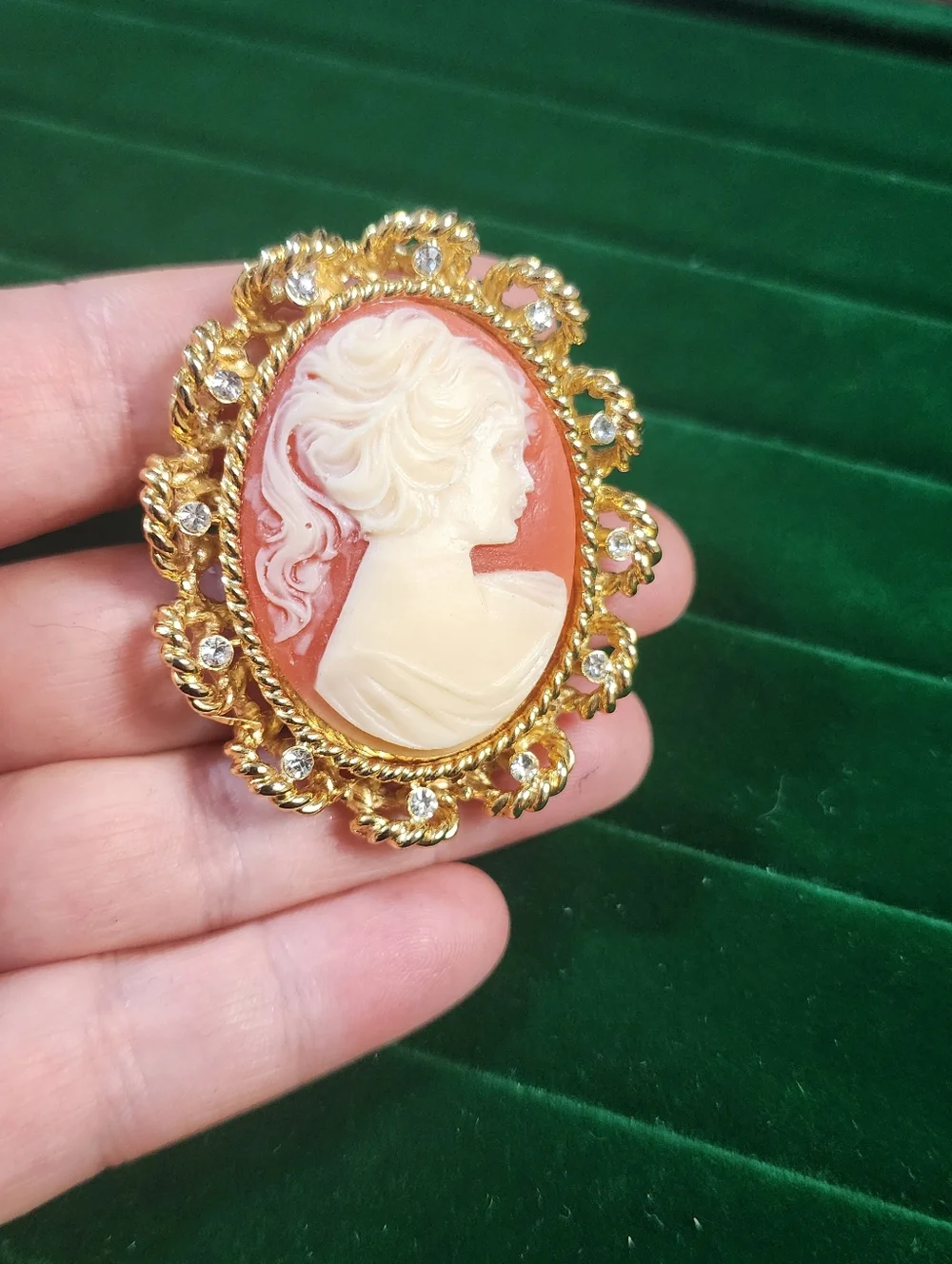 Vintage 1980s Cameo Brooch Gold Tone Filigree Rhinestone Frame Classic Lady